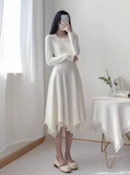 Ndyad Gardenia White Tea can be worn with a white long-sleeved knitted dress HZ1024