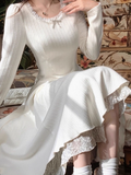 Ndyad Gardenia White Tea can be worn with a white long-sleeved knitted dress HZ1024