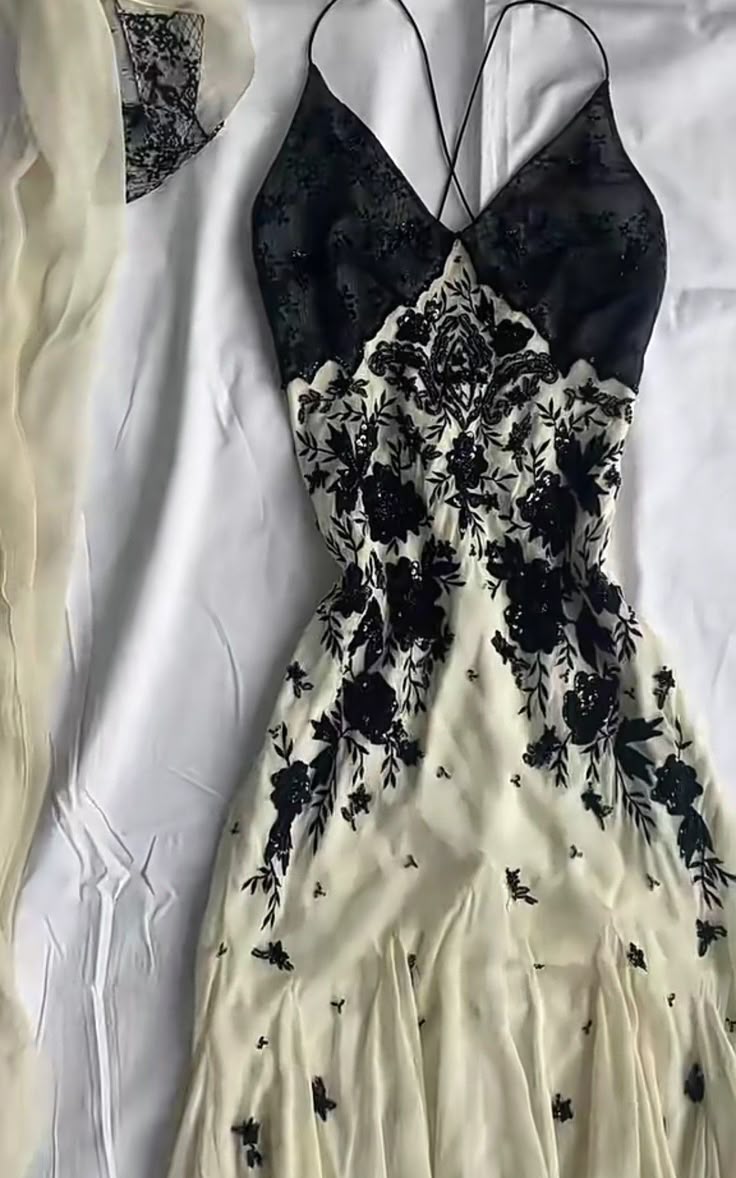 Ndyad Spaghetti Strap Chiffon Applique Long Prom Dresses Temperament Party Dresses HZ1024