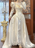 Ndyad White Scoop Neck Satin Long Sleeve Beaded Lace Applique Open Back Train Vintage Wedding Dress HZ1024
