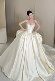 Ndyad Strapless Ball Gown Long Wedding Dresses Sleeveless Light Champagne Bride Gowns Satin Bridal Dresses HZ1024