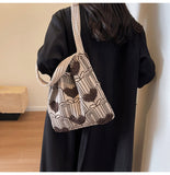 Ndyad Heart Embroidery Knitted Shoulder Tote Bag HZ1024