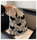 Ndyad Heart Embroidery Knitted Shoulder Tote Bag HZ1024