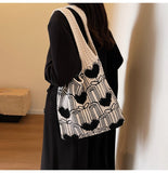 Ndyad Heart Embroidery Knitted Shoulder Tote Bag HZ1024
