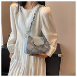 Ndyad chain saddle bag HZ1024