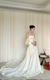 Ndyad Strapless Sheath Satin Luxury Wedding Dresses, Sleeveless Light Champagne Train Bridal Gowns HZ1024